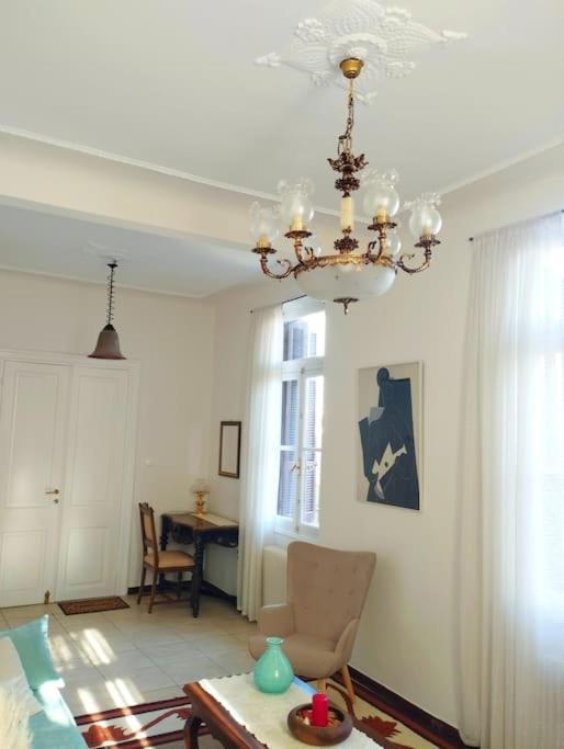 Calliope'S Neoclassical Home In The Heart Of Plaka Atina Dış mekan fotoğraf